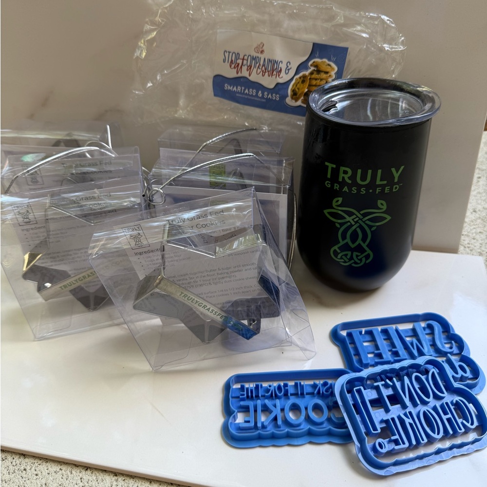 Bundle: Sassy Cookie Cutter Set (Smartass & Sass), 6 star cutters, tumbler cup